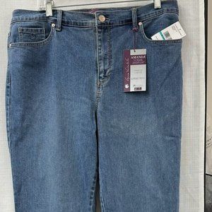 Gloria Vanderbilt Hartford 16P Average- NWT